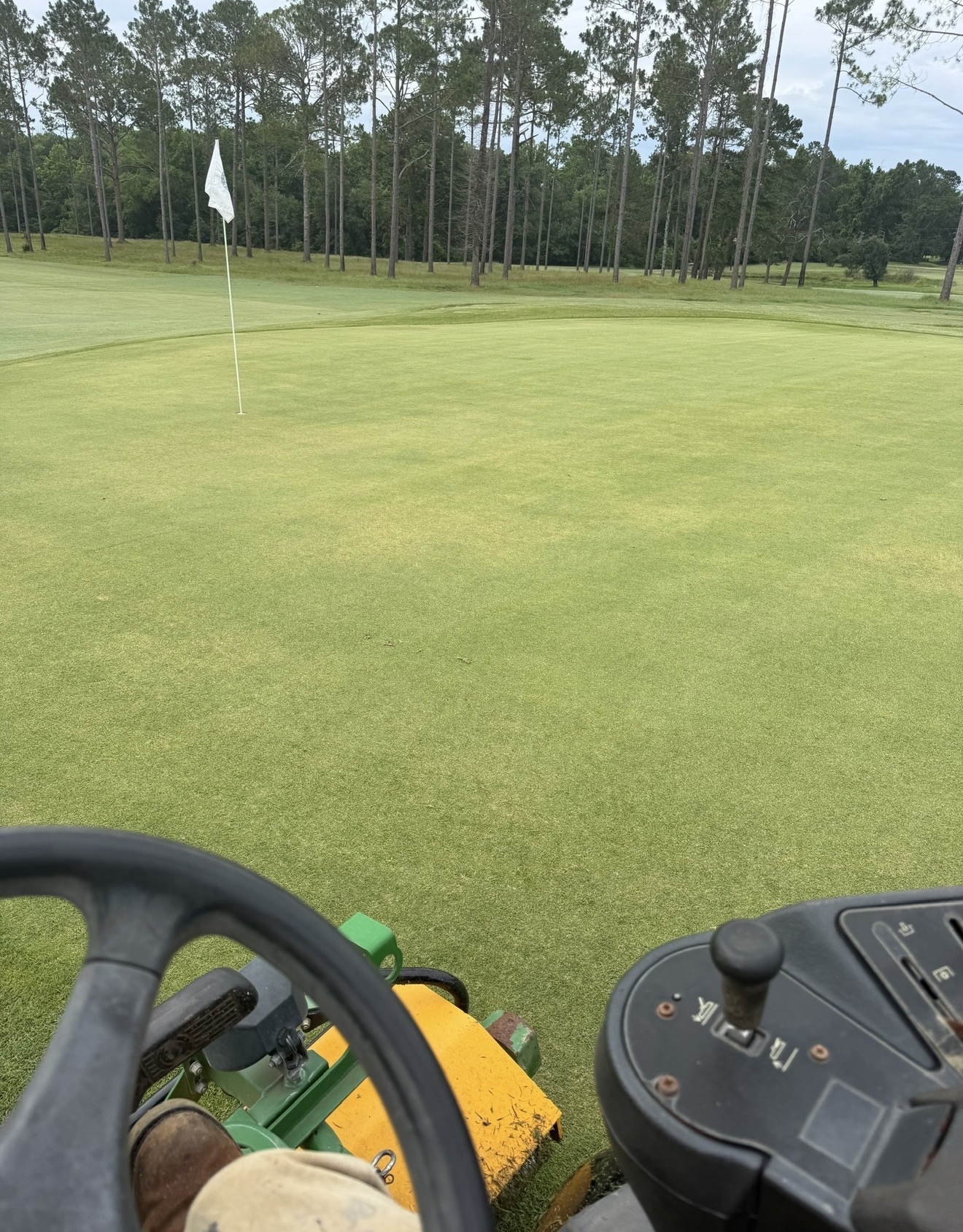 Precision mowing on a golf green